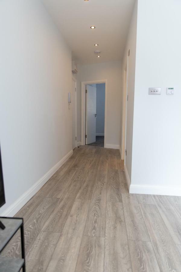 London Northwick Park Serviced Apartments By Riis Property 해로우 객실 사진